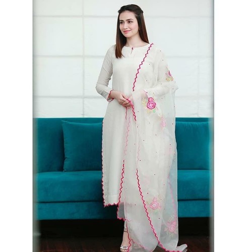 white kurta pant with dupatta set 