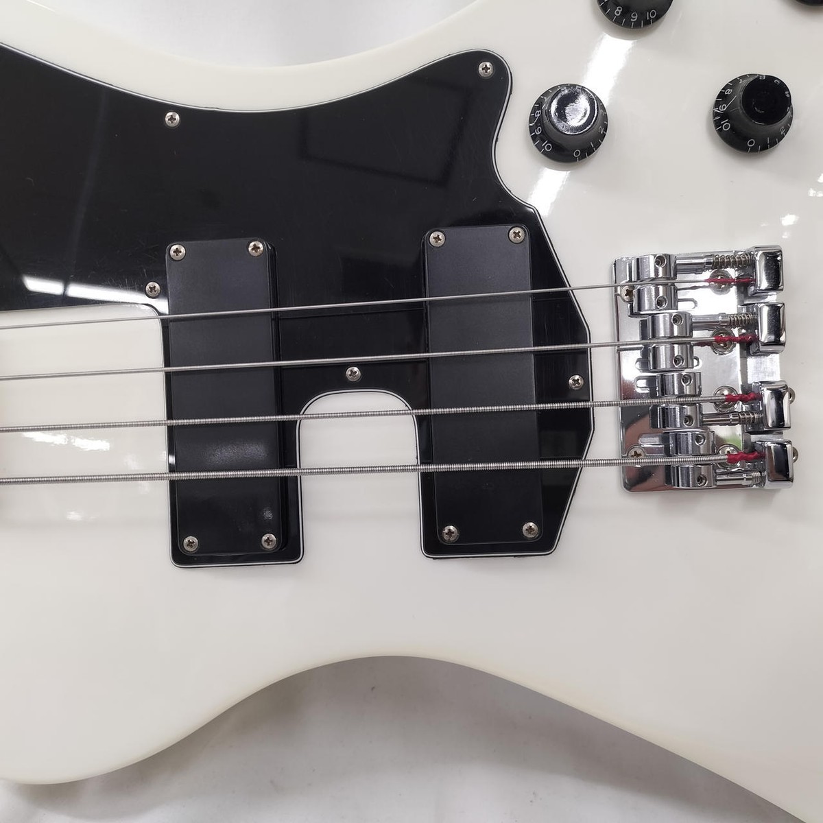 【EDWARDS】SID 明希 model bass white Sid Vicious Bass Guitar Miniature Replica | Sex Pistols