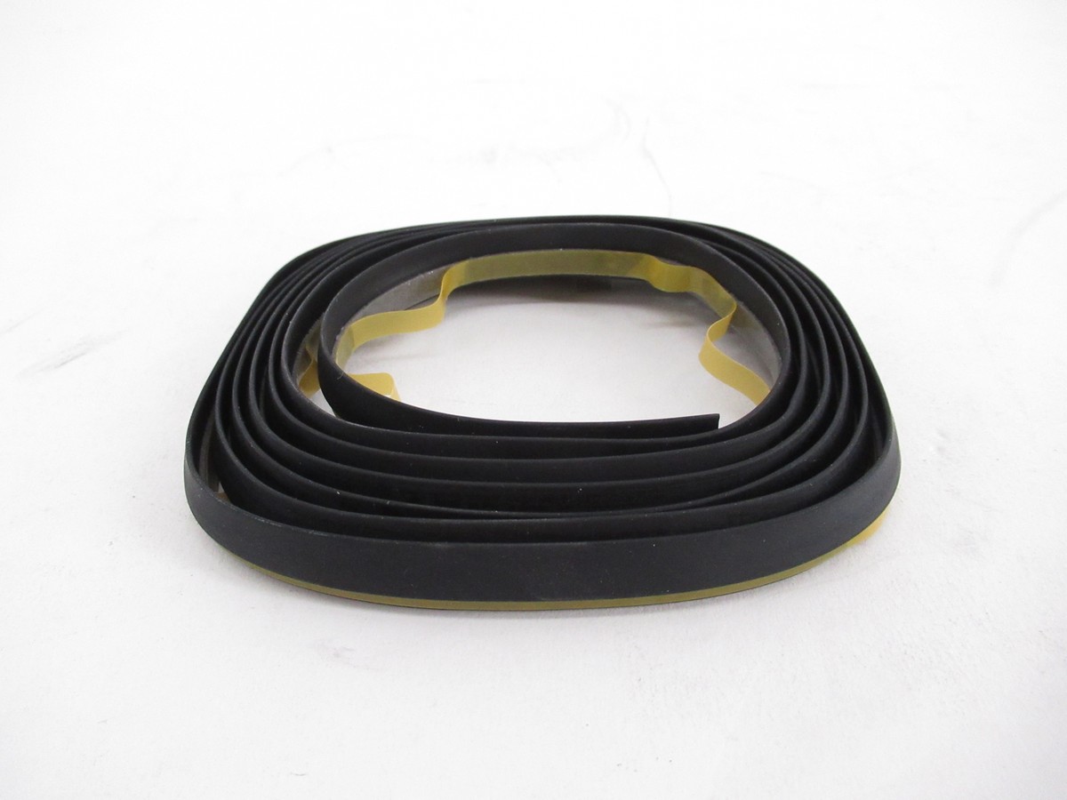 キヨ Genuine OEM Toyota 61783-0C030-C0 Rear Wheel Opening Flare Pad