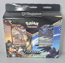 Pokémon TCG V Battle Deck – Lycanroc Vs Corviknight, 2 Barajas De 60 Cartas, Monedas Metálicas Y Alfombrillas, Juego Completo Para 2 Jugadores