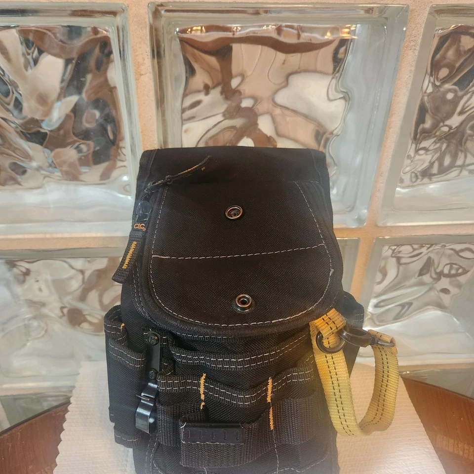 CLC 1523 Ziptop Utility Pouch Pre-owned Excellent Condition  - Image 4 of 4