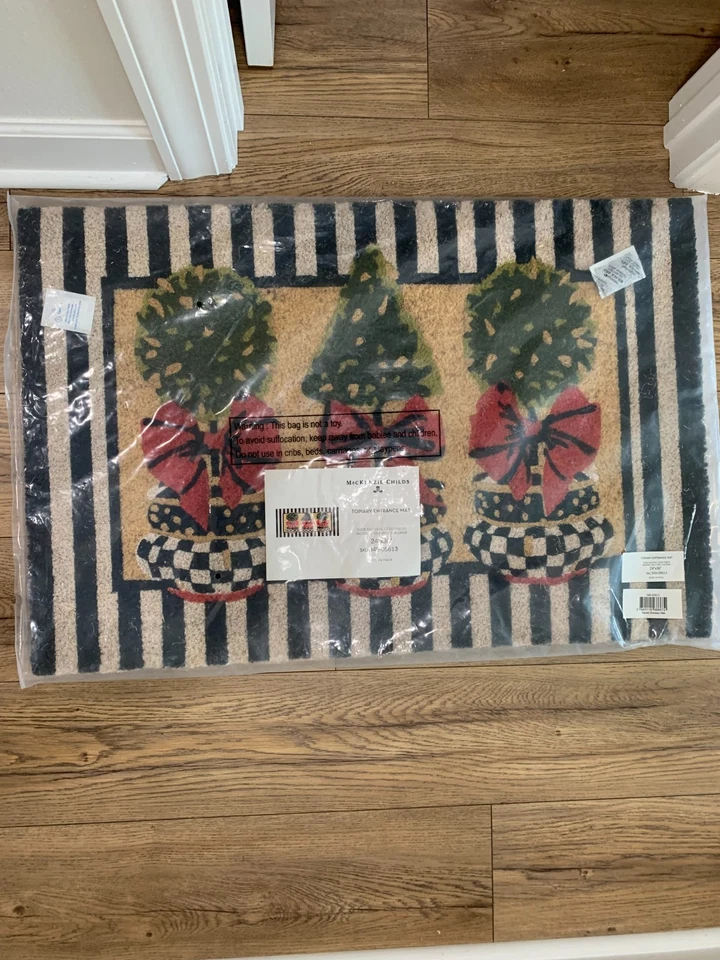 Alfombra de entrada topiaria de Navidad para niños Mackenzie Foto 2 de 3
