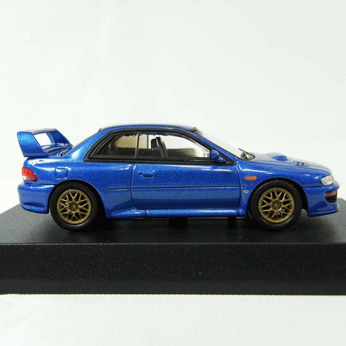 BOOK+MODEL] Subaru Impreza 22B Sti version KYOSHO mini car