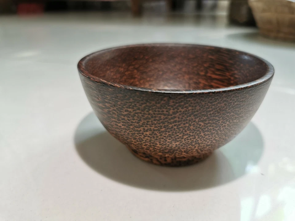 Vajilla de madera de coco natural hecha a mano tamaño mediano Foto 4 de 4