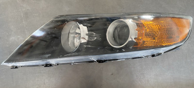 OEM | 2011-2013 Kia Sorento Halogen Headlight (Left,Driver)