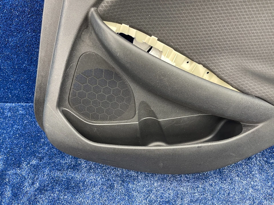 2016-2024 CHEVROLET MALIBU TAMPA TRASEIRA DIREITA INTERIOR PAINEL DA PORTA ACABAMENTO FABRICANTE DE EQUIPAMENTO ORIGINAL - Imagem 3 de 4