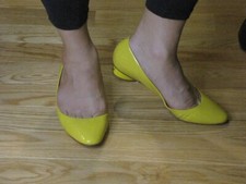 Kate Spade Fallyn Almond Toe Yellow Vibrant Canary Patent Leather Flats 9.5 Box