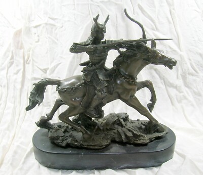 VINTAGE SAMURAI BRONZE STATUE ARTIST SIGNED WITH FOUNDRY MARK 9 1/2'' TALL - B/O