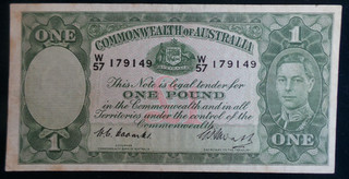 Australia A/UNC 1 Pound Banknote 1949. Serial # W57 179149. Pick # 26c.