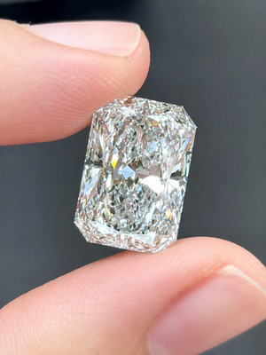 Natural D Color 3 Ct Radiant Cut Lab Grown CVD Diamond VVS1 Certified