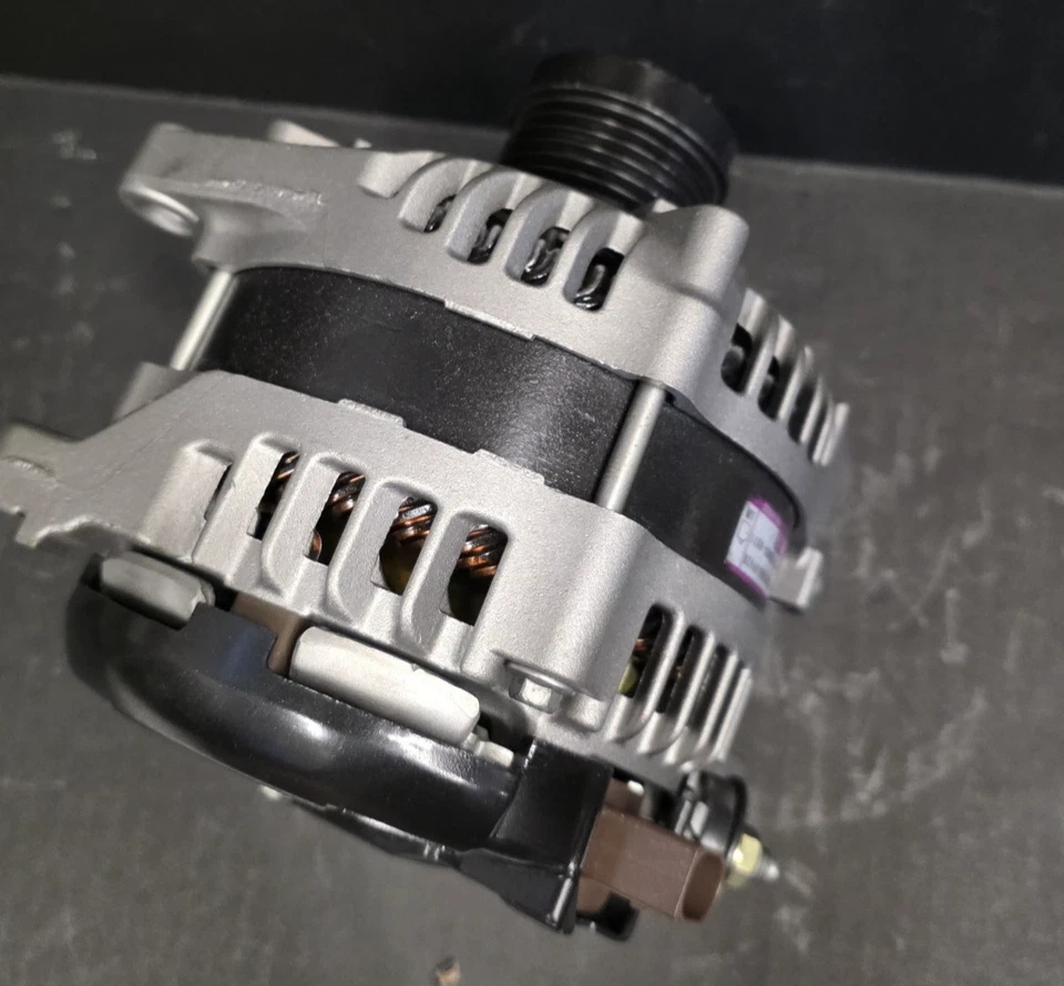 Toyota Van Sienna V6 2017 a 2020 3,5 litros 2GR-FKS alternador fabricante original Reman por casa rodante Foto 4 de 4