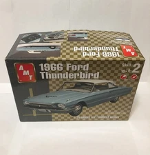 AMT Model Kit 1966 Ford Thunderbird #38075