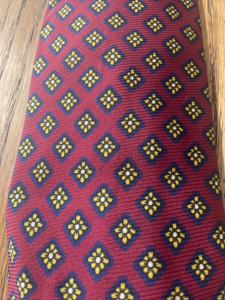 Gravata masculina de seda vintage em excelente estado usado Marshall Field & Company feita nos EUA - Imagem 3 de 4