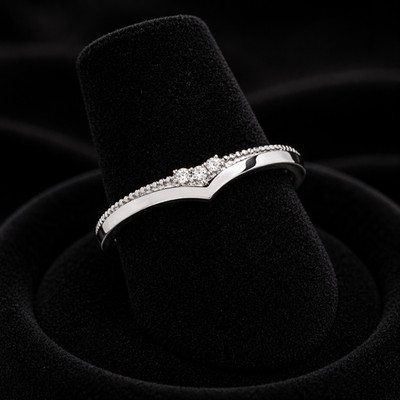 3 Steine Wishbone Ring 9 kt Weißgold gepunzt Größen J - T British Made