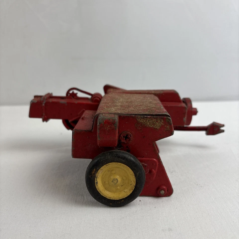 Empacadora cuadrada New Holland 268 de colección Advanced Products escala 1:25 Foto 2 de 4