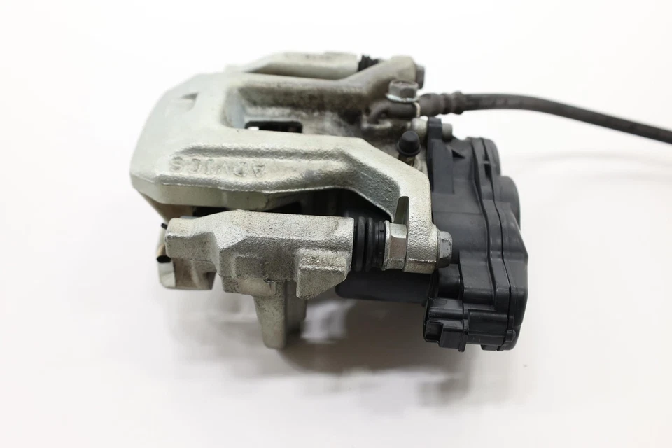 2018 - 2021 LEXUS NX300 REAR RIGHT PASSENGER SIDE DISC BRAKE CALIPER OEM - Image 3 of 4