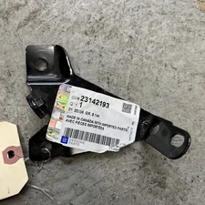 Chevrolet GM OEM 14-18 Impala Fender-Front Bracket Left 23142193