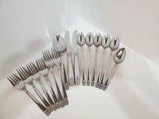 Oneida Ltd Wm A Rogers AZTEC-ENCORE LOT (15) Teaspoons Salad Forks Serving Spoon