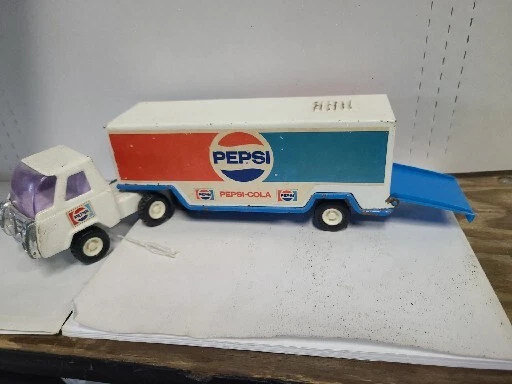 classic semi truck  Model truck kits, Diecast trucks, Car model