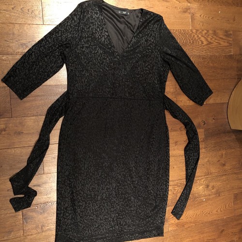 F \u0026 F Black shift dress with belt Size 