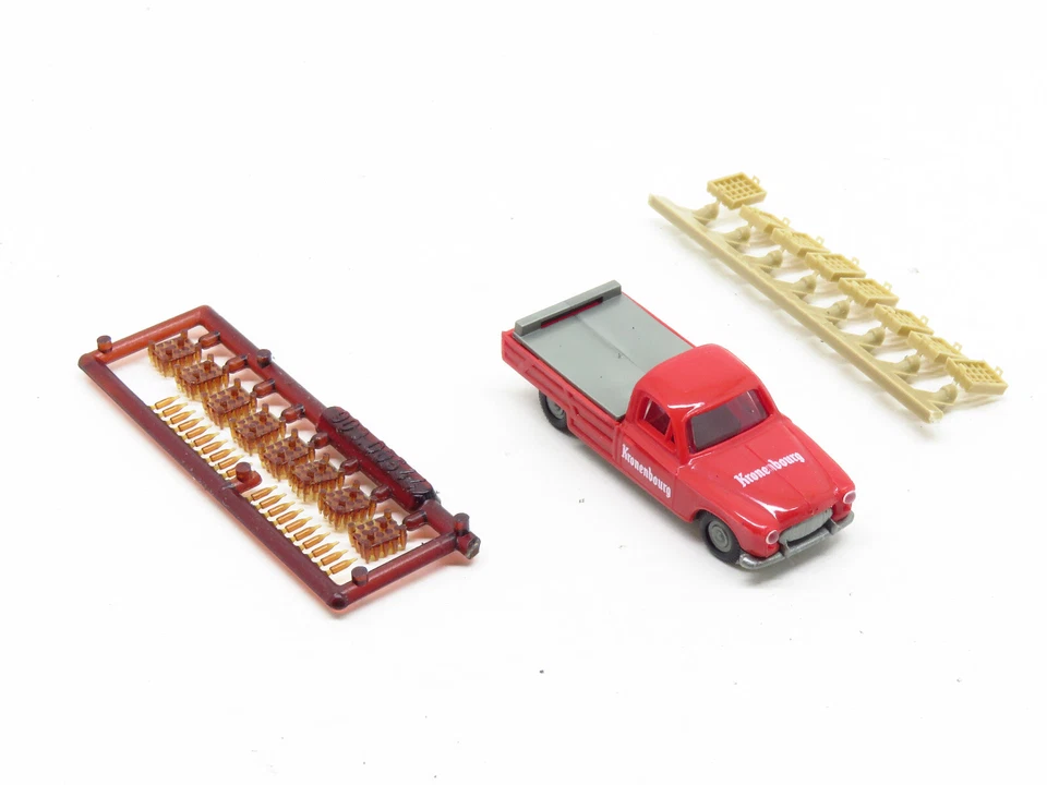 PRALINE PEUGEOT 403 LIVRAISON KRONENBOURG REF. 2309 - ECHELLE H0 1/87 - Photo 2/4