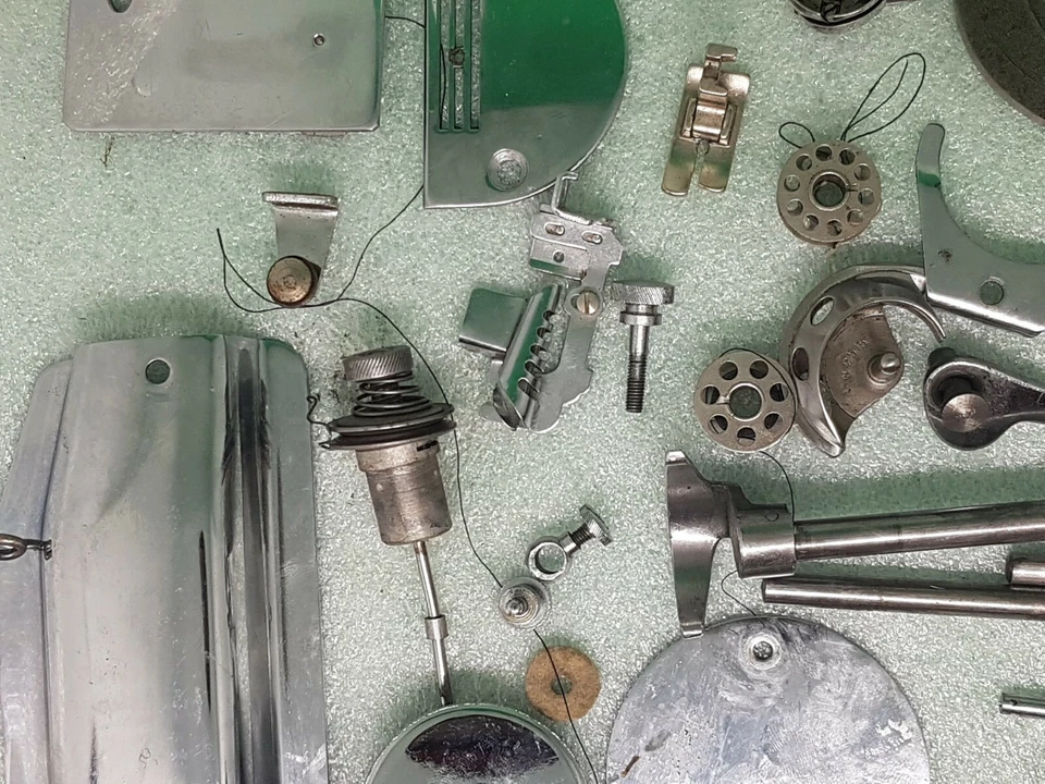 Universal Commodore Sewing Machine parts +Accesories inc base plate, piping foot - Image 4 of 4