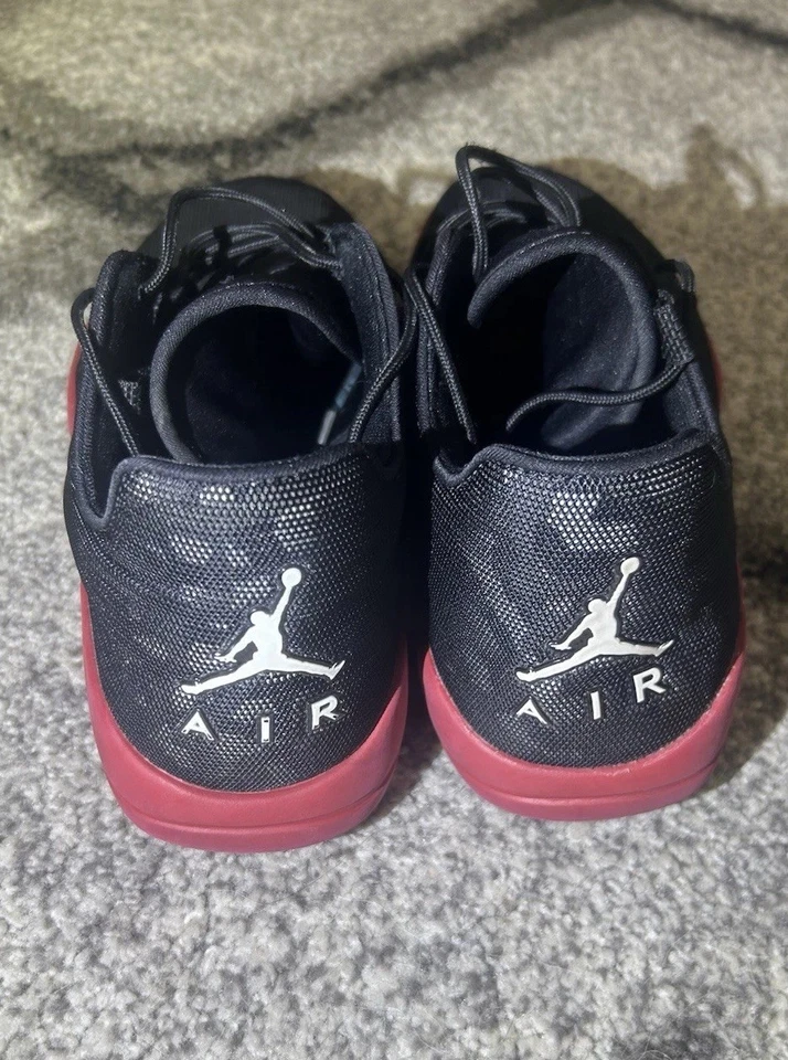 Zapatillas Michael Jordan Eclipse Rojo/Negro EE. UU. 11,5 M Foto 2 de 4