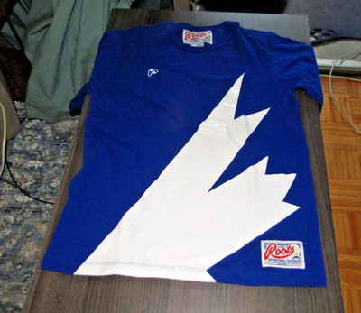 Roots Athletics Blue And White Leaf Tshirt Rare Find Awesome Color! Size Small