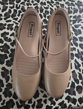 Prop t Beige Leather Women's Character Dance Shoes Size 8.5 W D 