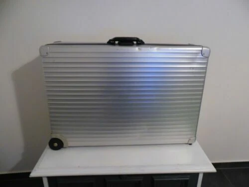 RIMOWA Reisekoffer & -taschen mit Räder/Rollen mit 2 Rollen