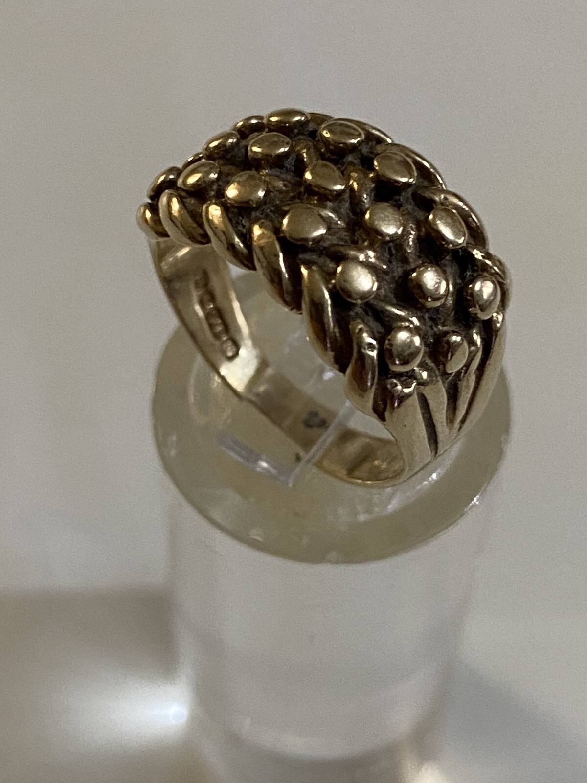 Victorian 9ct Solid Gold Hand Crafted Ring - image 2