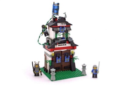 BSS サノク キット レゴ ブソクスン Infernox captures the Queen 70325 | NEXO KNIGHTS™ | Buy online at