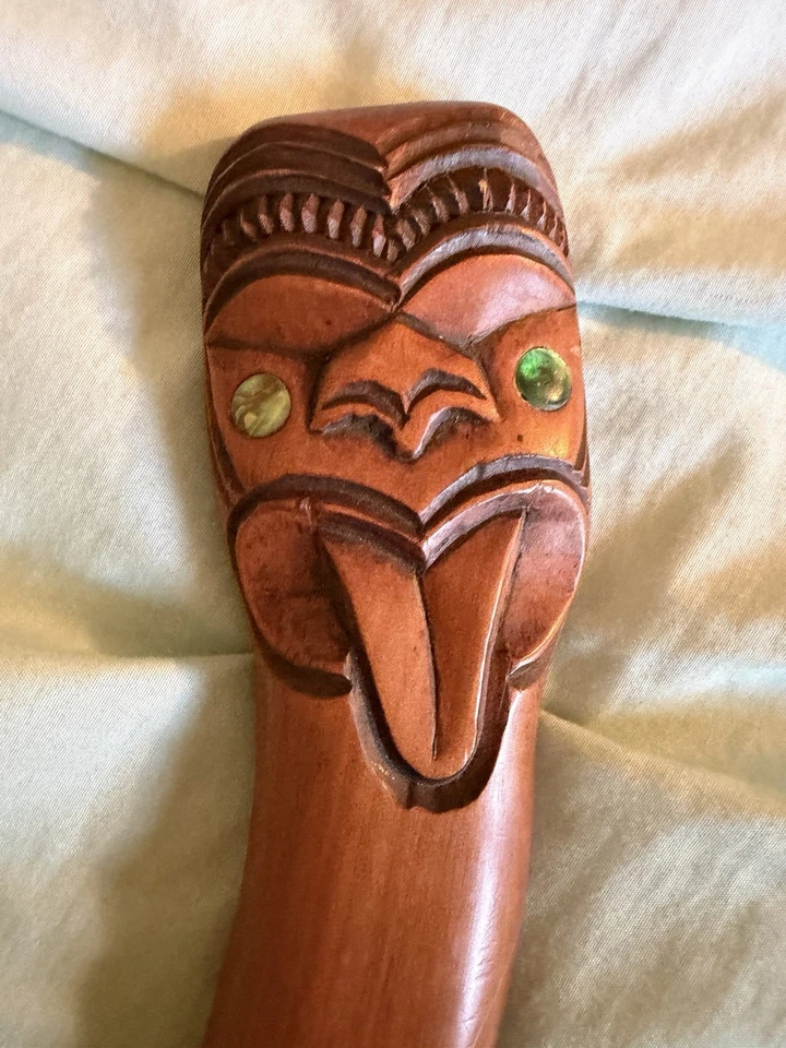 Hand-Carved Māori Paddle – New Zealand Tribal Art with Inlaid Eyes - Image 4 of 4
