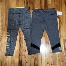 Lot of 2 Activewear Capri Leggings Size M