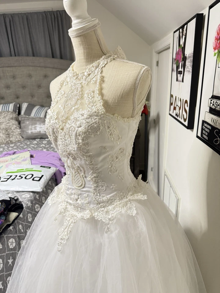 Wedding Dress !! - Image 2 of 4