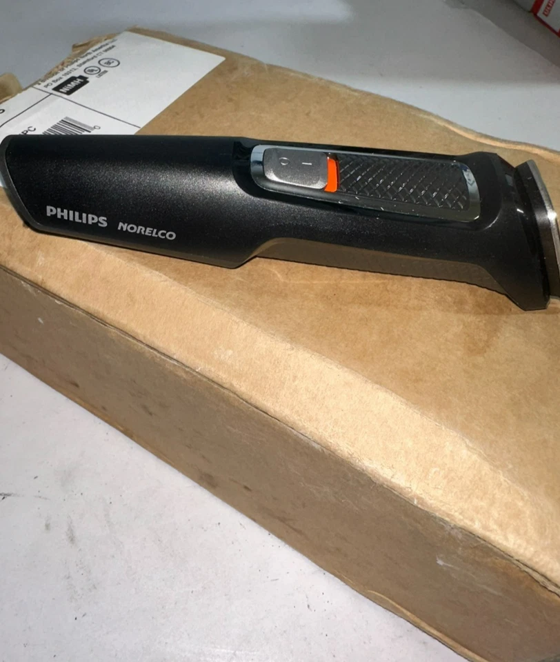 Philips Norelco MG3770 Multi Groomer Barba Recortadora Kit Negro Foto 2 de 4