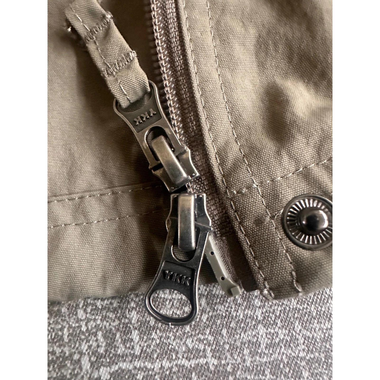 Magellans Travel Gear Mens XL Khaki Utility Vest Multi-Pocket RFID Safe Fishing - product detail image 10