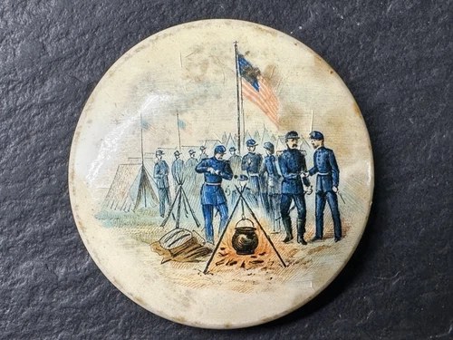 GAR COLOR LITHO-CELLULOID BUTTON - MEDALLION WITH CAMP MESS SCENE, SOLDIERS N376