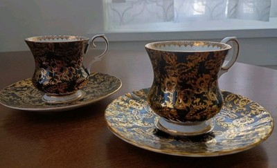 Pair of 2 Black Gilt Elizabethan Fine Bone  China Cups & Saucers 