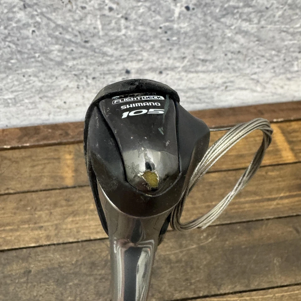 Palanca de cambios trasera derecha Shimano 105 ST-5600 10 velocidades cubierta de vuelo STI capó de freno Foto 4 de 4