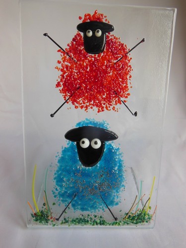 colourful naughty sheep in fused glass. They're freestanding, fun sun catchers - Picture 14 of 73