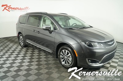 2020 Chrysler Pacifica Limited New 2020 Chrysler Pacifica Hybrid Limited Front-wheel Drive Min