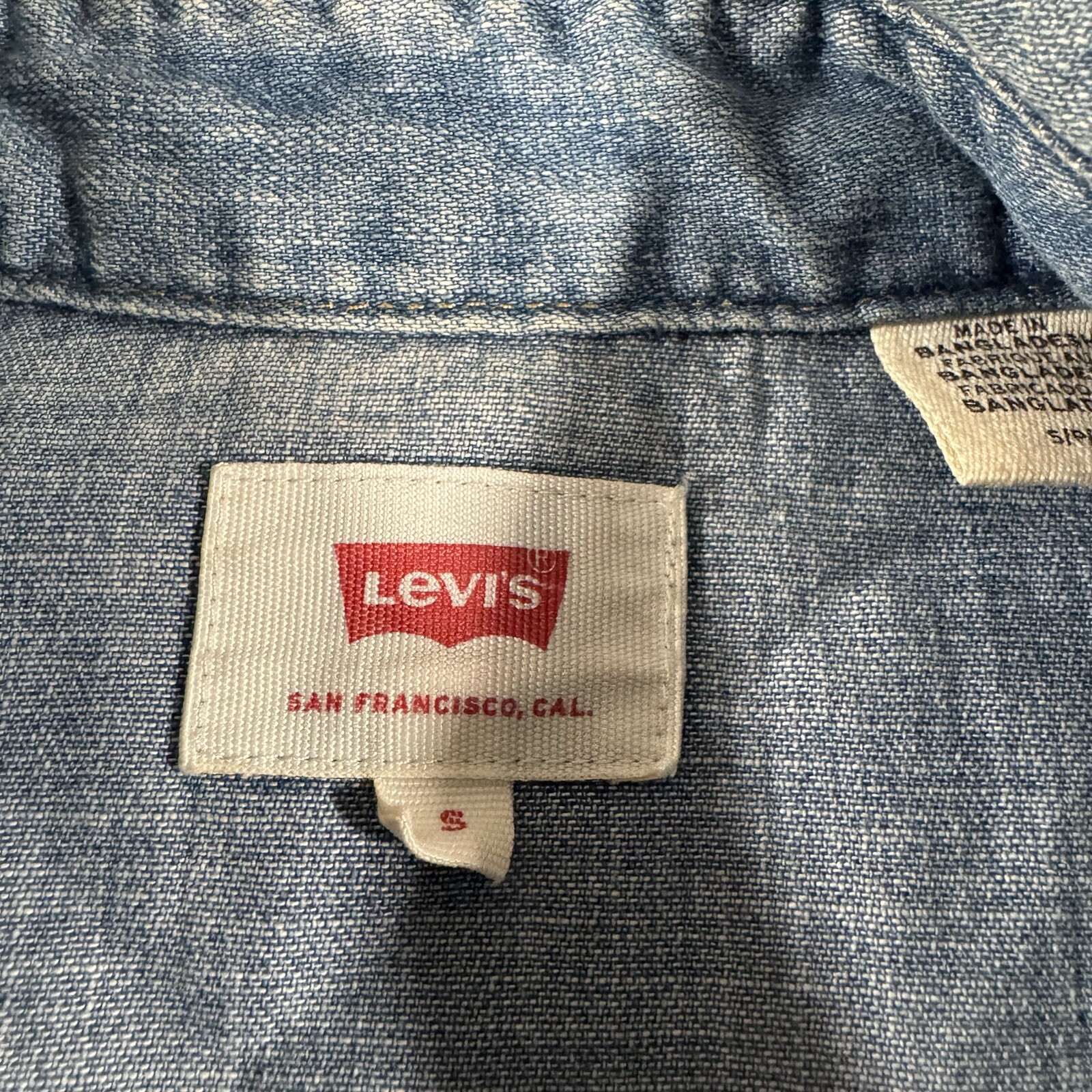 Levis Denim Shirt Adult Small Blue Western Pearl Snap Rodeo Cowboy Mens