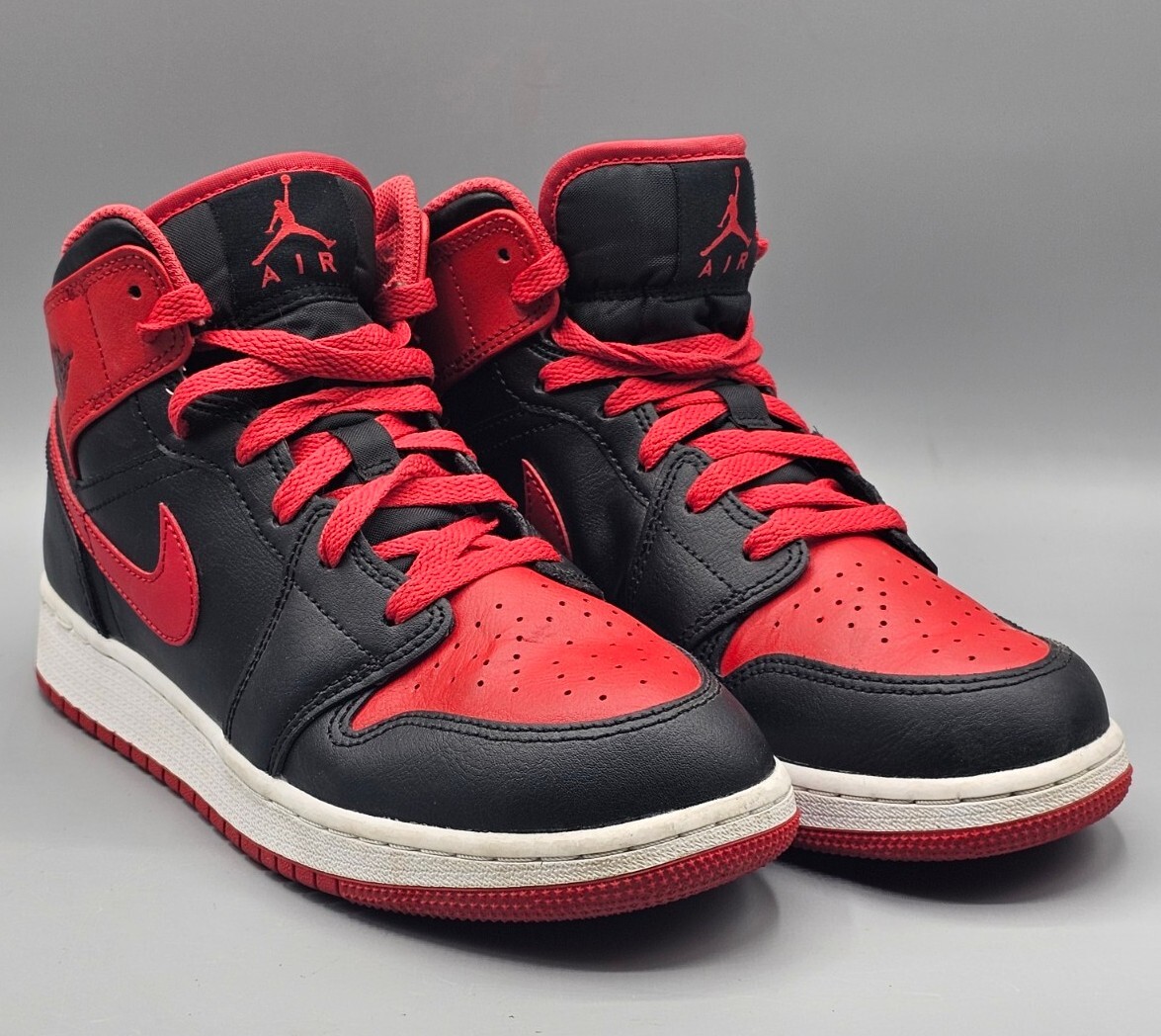Nike Air Jordan 1 Mid (GS) Black/Fire Red-White DQ8426-060 Nike Air Jordan 1 Mid (GS) Black/Fire Red-White DQ8426-060