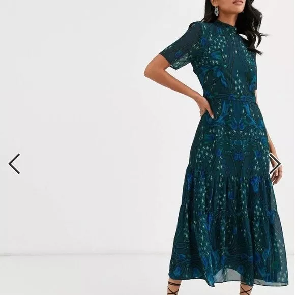 Hope & Ivy high neck drop hem in contrast floral and star print Dress - Size 12