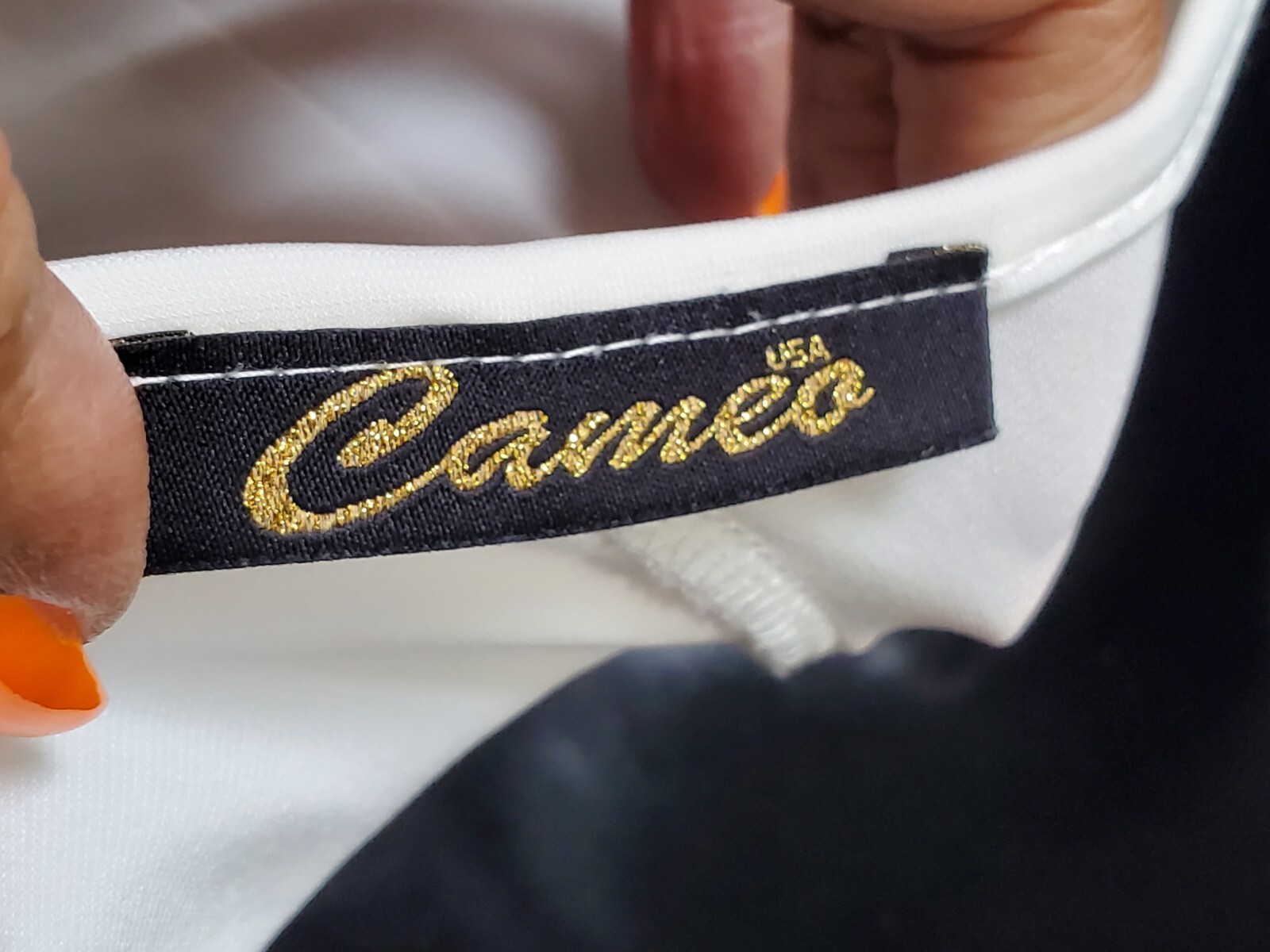 Cameo Women's Solid White Polyester One Shoulder … - image 8