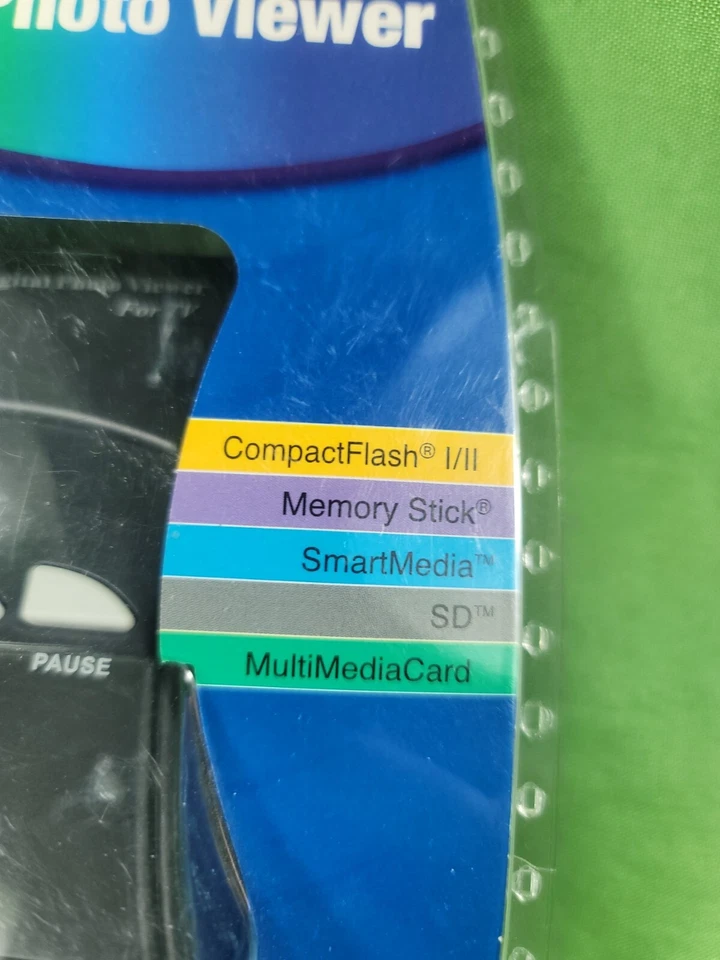 Digital Photo Viewer W/ Remote Plug N Play SanDisk SDV1-A SD Memory Cards Smart - Image 2 of 4