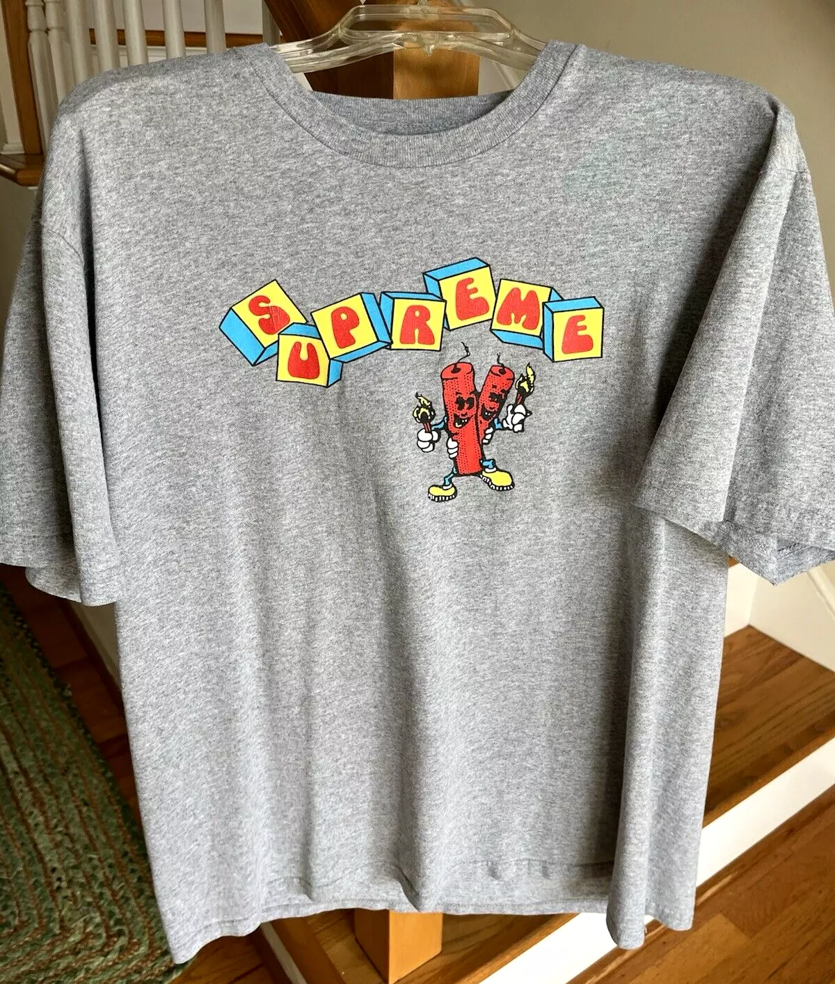 T shirt gris Supreme Dynamite taille L fabriqué aux USA