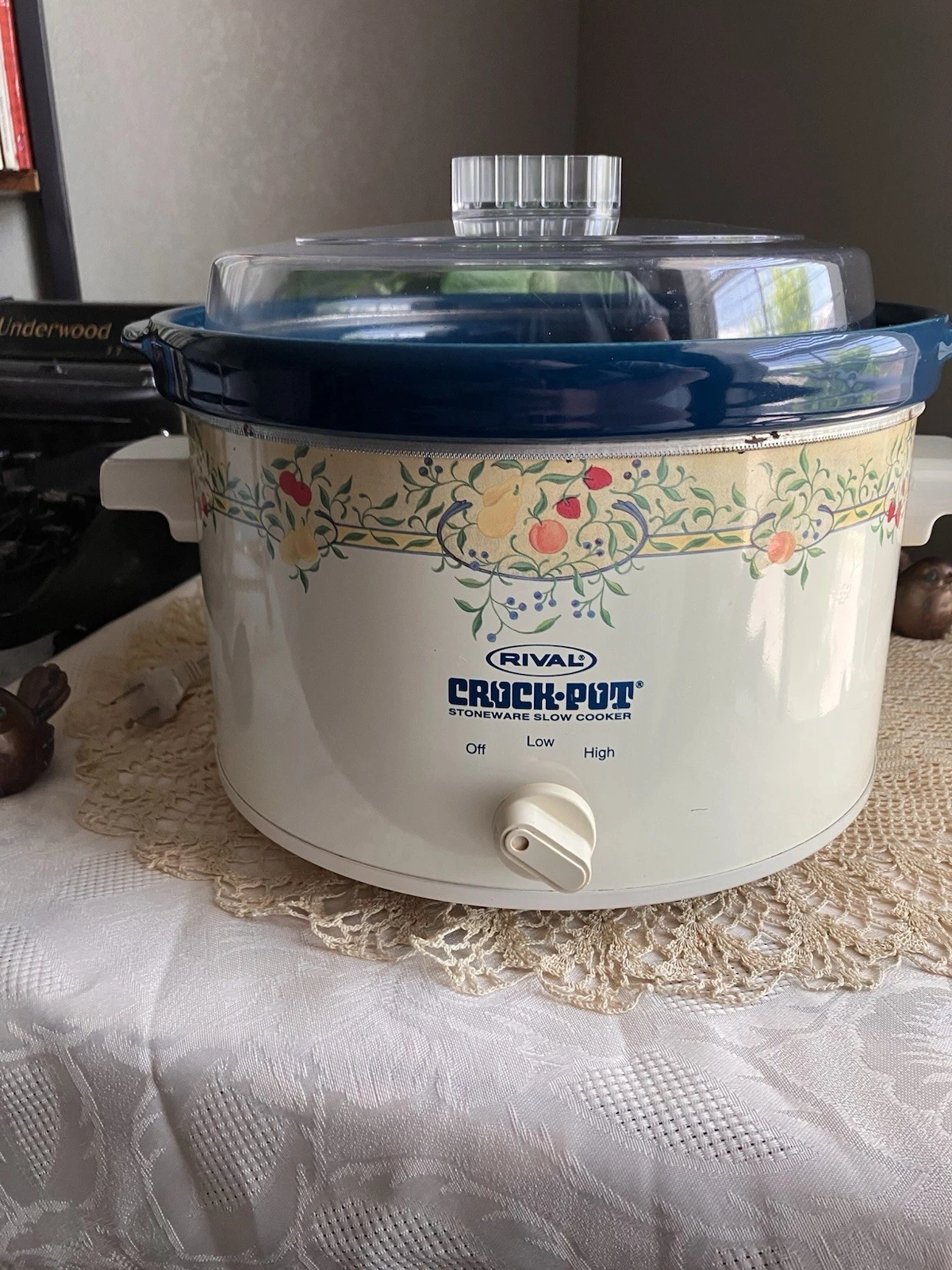 Vintage Rival Cobalt blue stoneware Crockpot Cottagecore Slow Cooker Grandma
Opens in a new window o