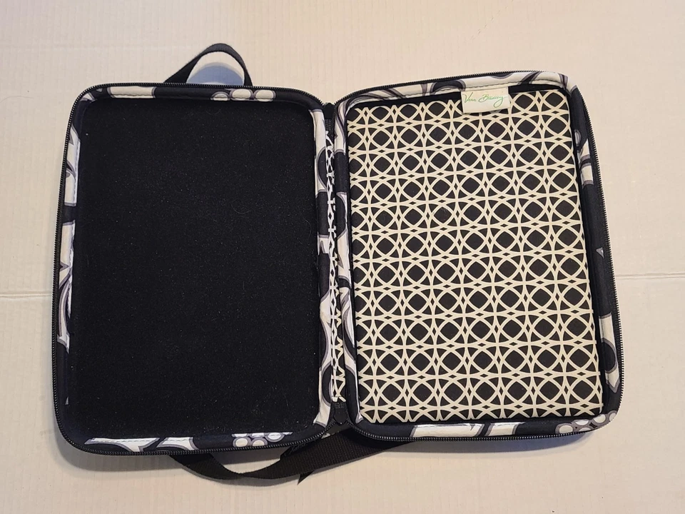 Vera Bradley Sobre el Hombro Carcasa Rígida Tableta Pequeña/Funda para Portátil Negro y Blanco Foto 3 de 4